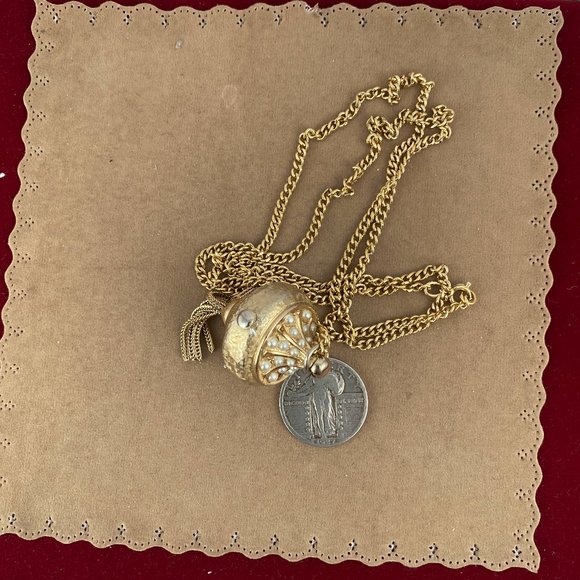 Fabulous Vintage vintage Swiss made Taylorette Pendant watch with Faux Pearls - Picture 8 of 9